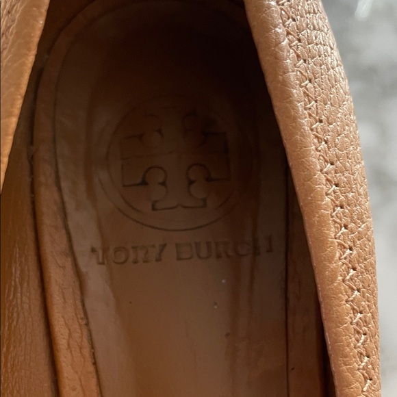 Tory Burch Caramel Brown Leather wedges with Logo Detail - Picture 6 of 7